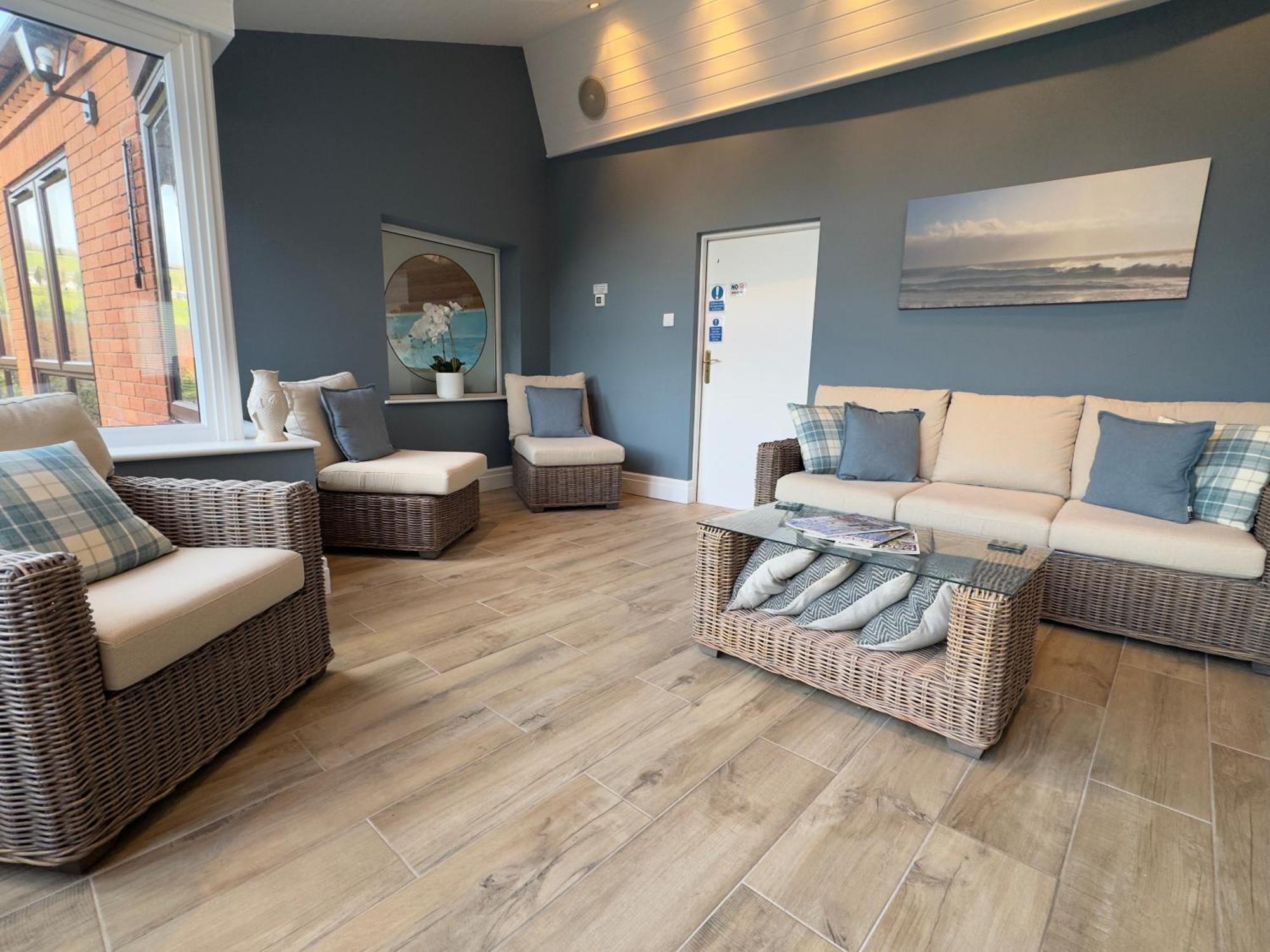 Vast, Elegant Home With Indoor Pool & Sauna Near Popular Golf Course Kington  Dış mekan fotoğraf